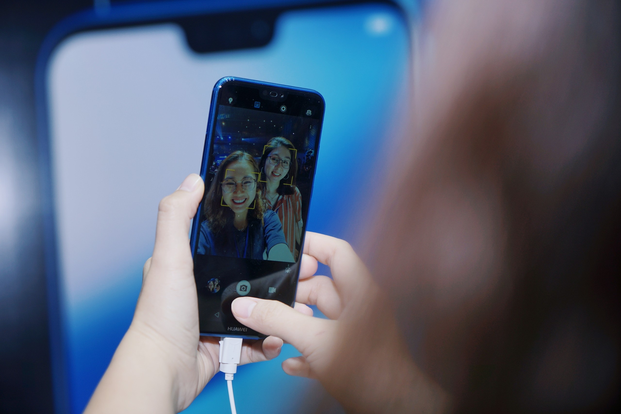 Huawei ra nova 3e o VN: Camera kep, man hinh tai tho, gia tu 6,9 trieu hinh anh