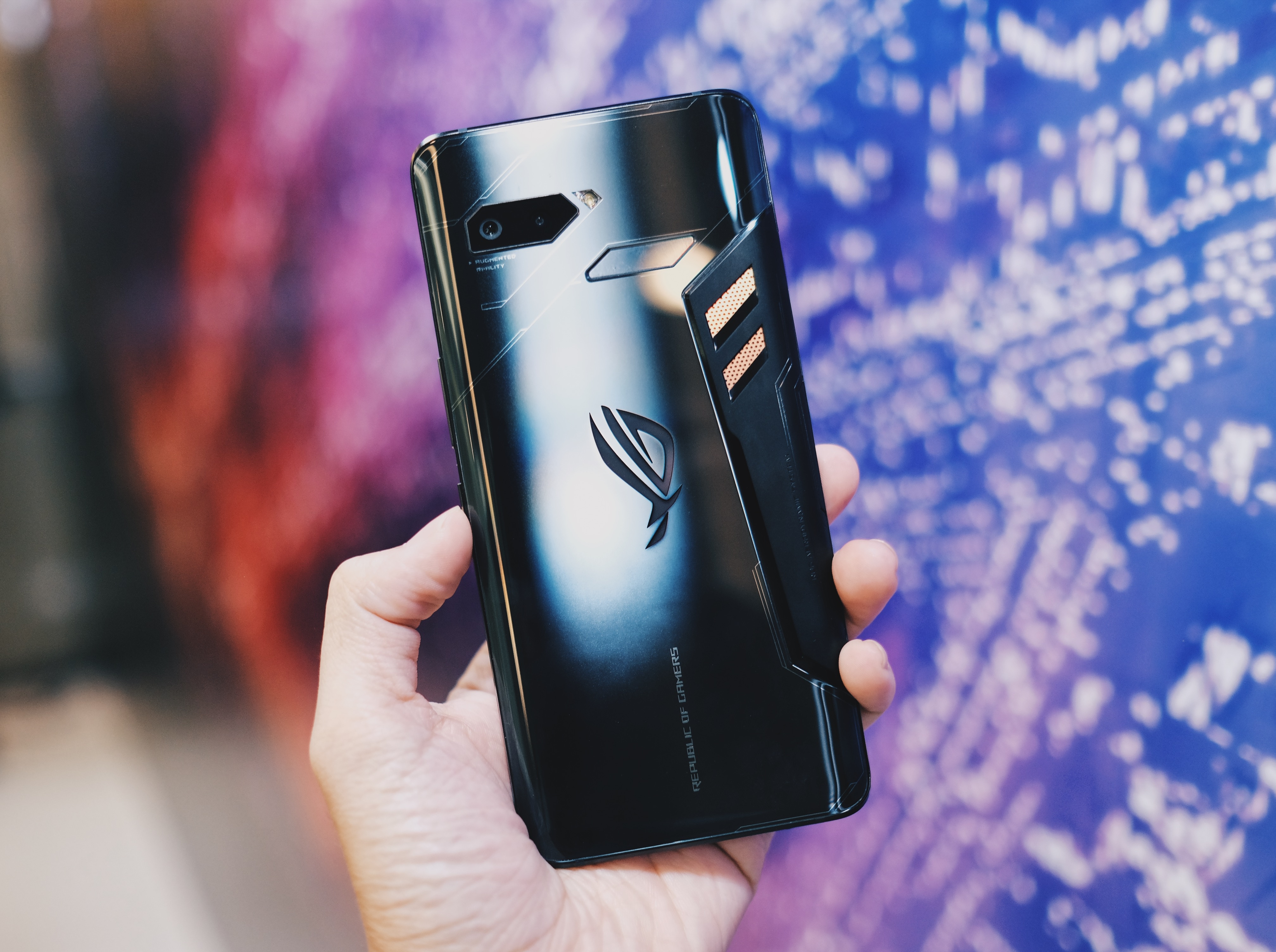 smartphone choi game cua ROG anh 3