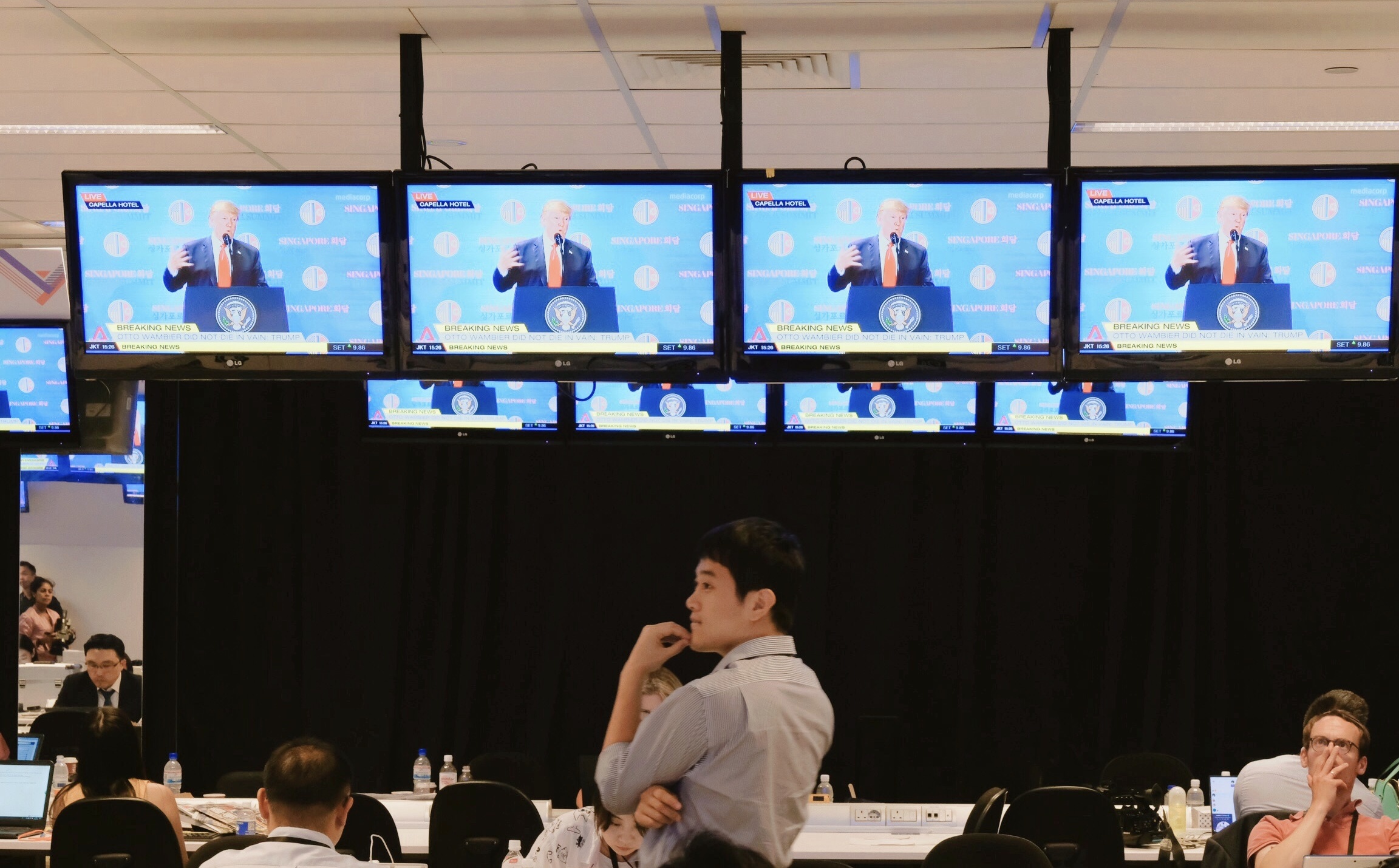 chinh phu Singapore tiep dai bao chi anh 2