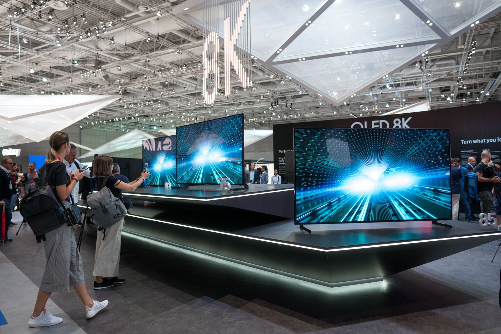 TV QLED Samsung 8K anh 2