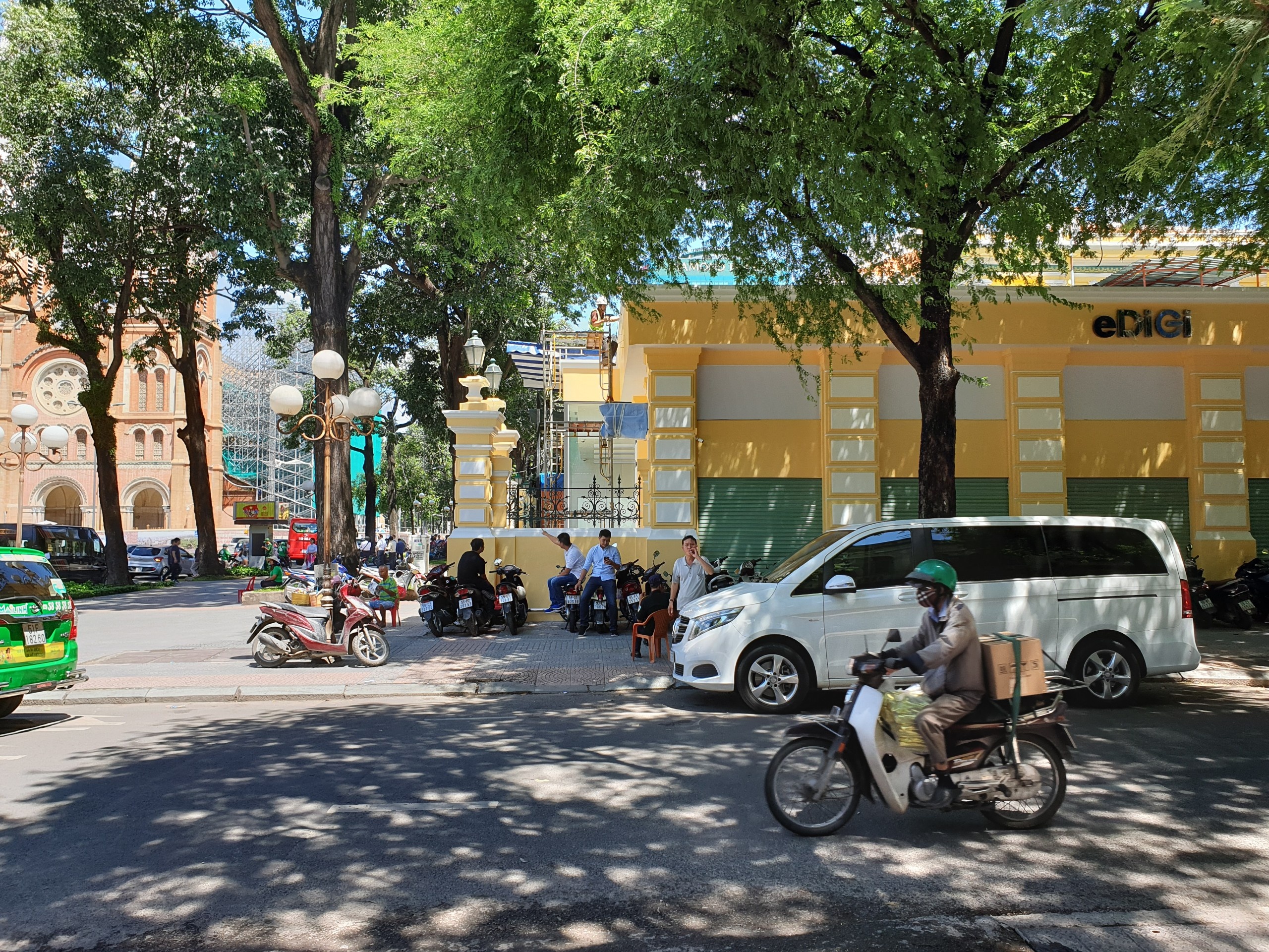 Jonathan Hanh Nguyen mo cua hang Apple anh 1