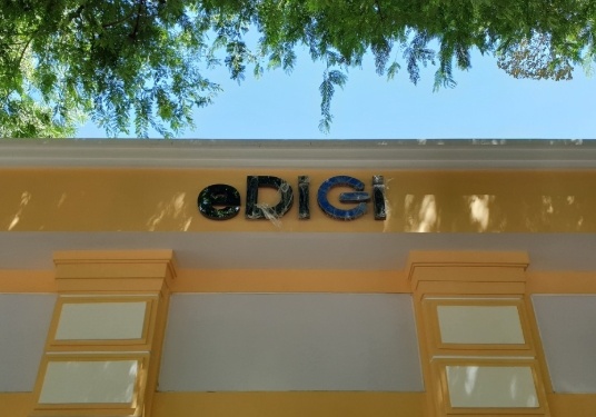 'Vua hang hieu' Johnathan Hanh Nguyen sap mo cua hang Apple o VN hinh anh