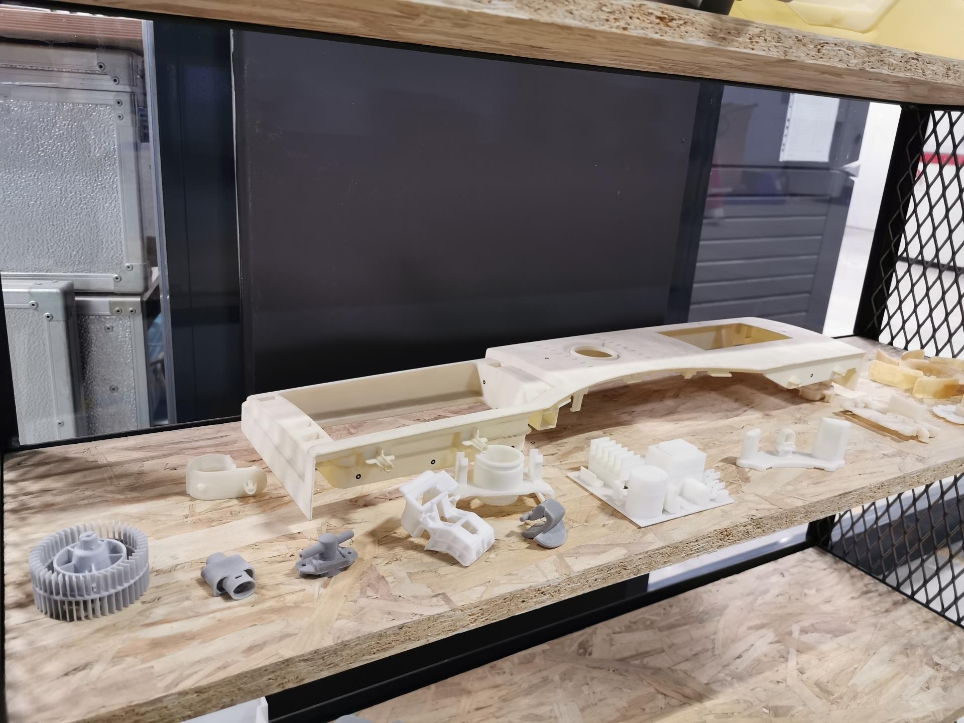 May giat dung nhua tai che anh 6