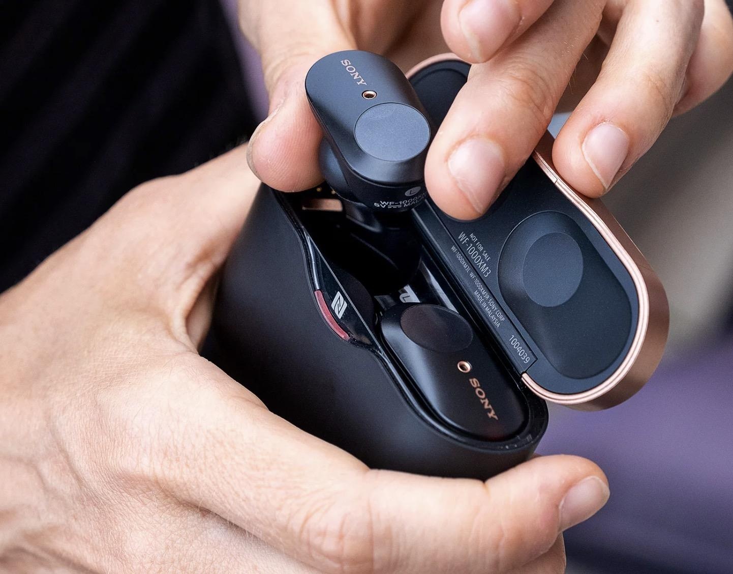 Danh gia 'ke tieu diet AirPods 2' cua Sony: Nghe hay, chong on, hoi to hinh anh