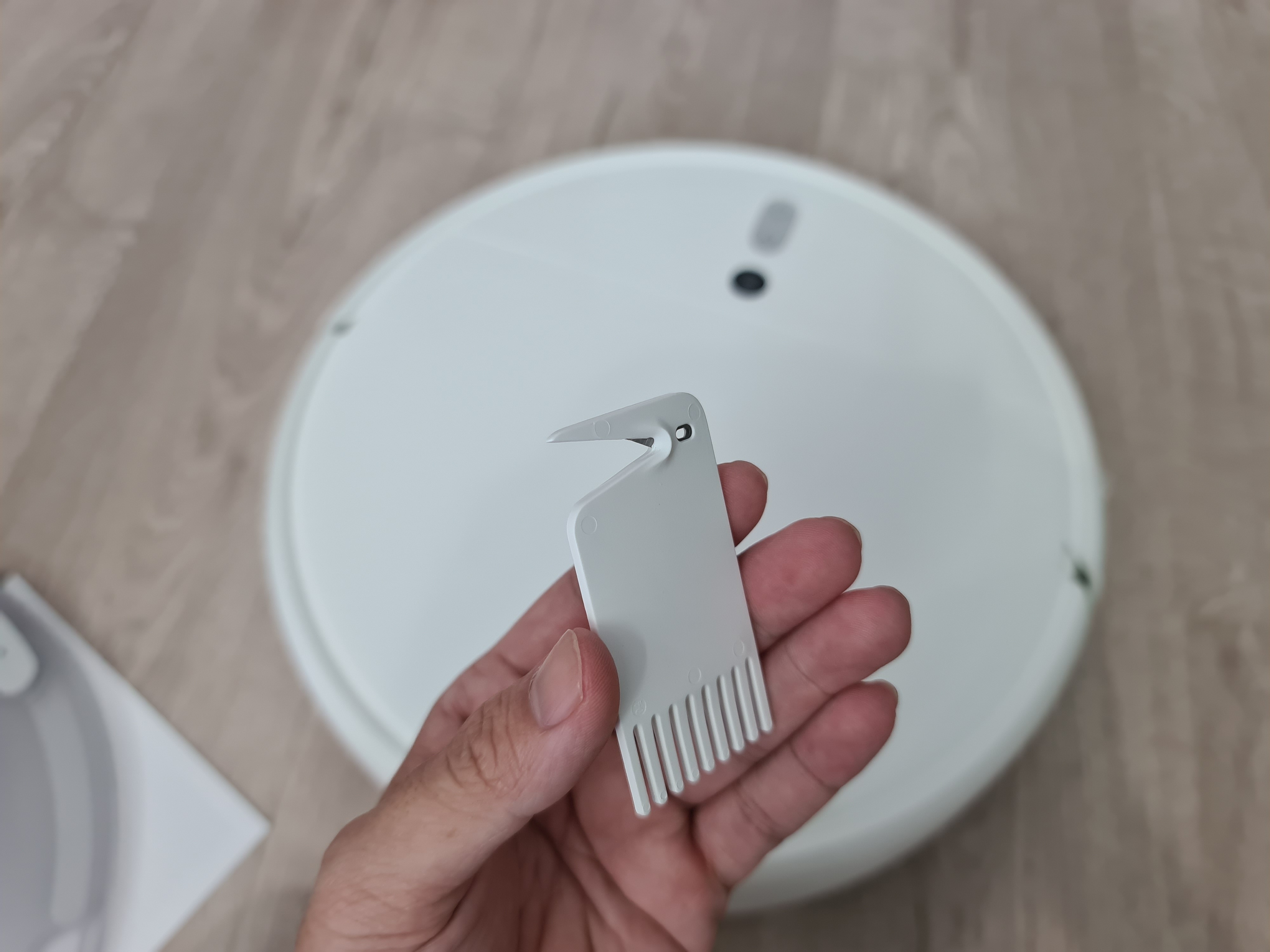 robot hut bui,  lau nha anh 9