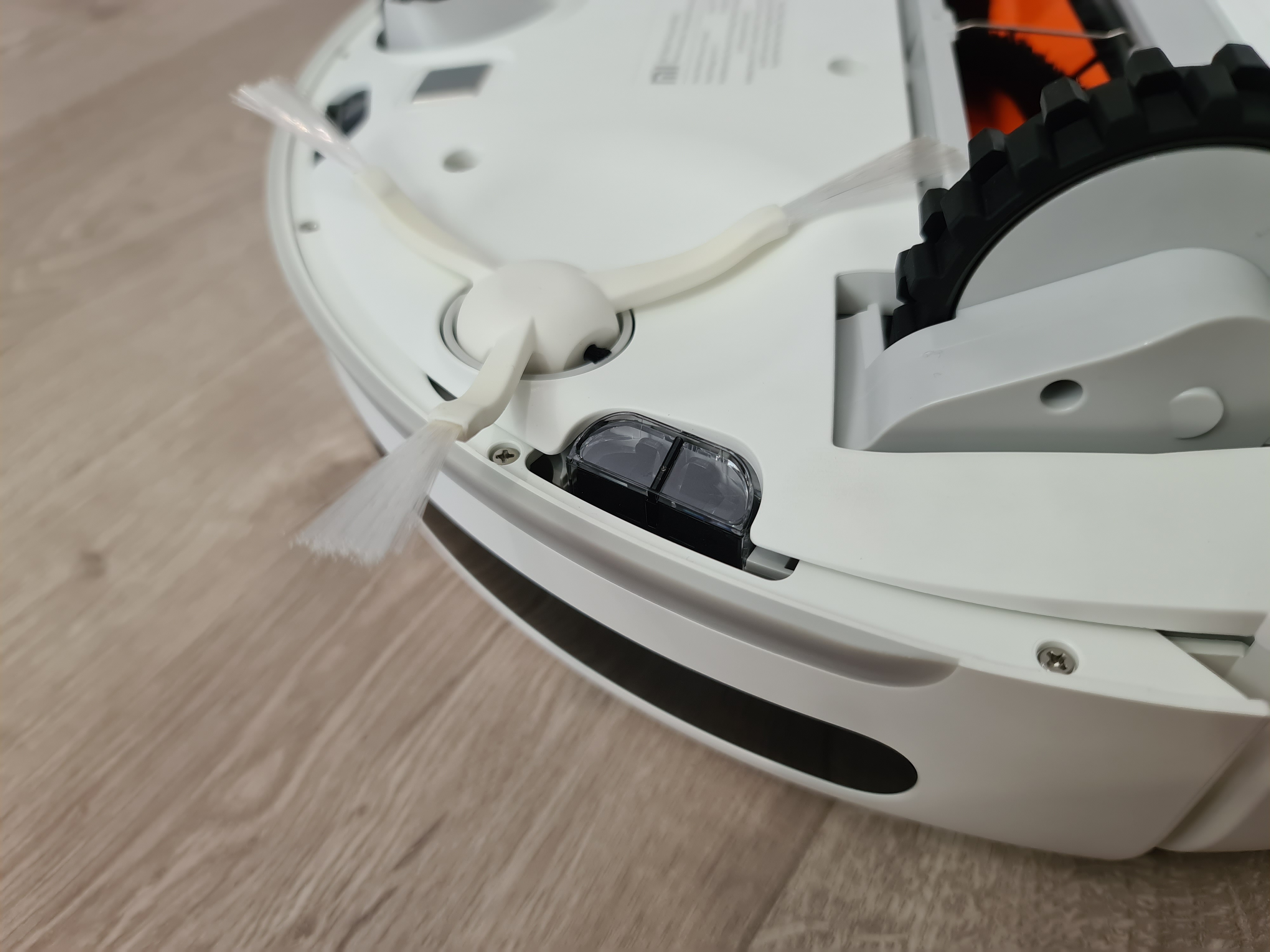 robot hut bui,  lau nha anh 3