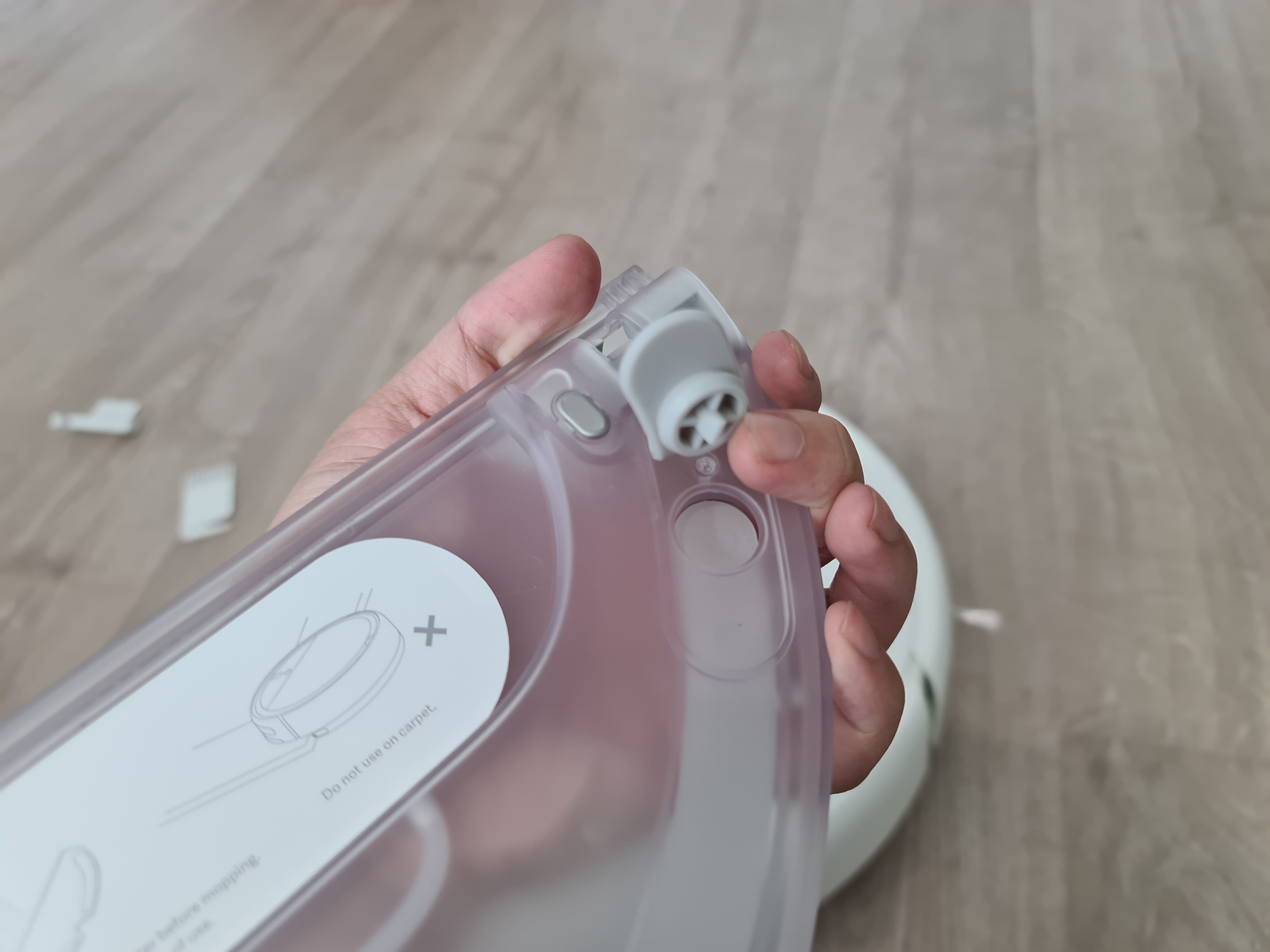 robot hut bui,  lau nha anh 6