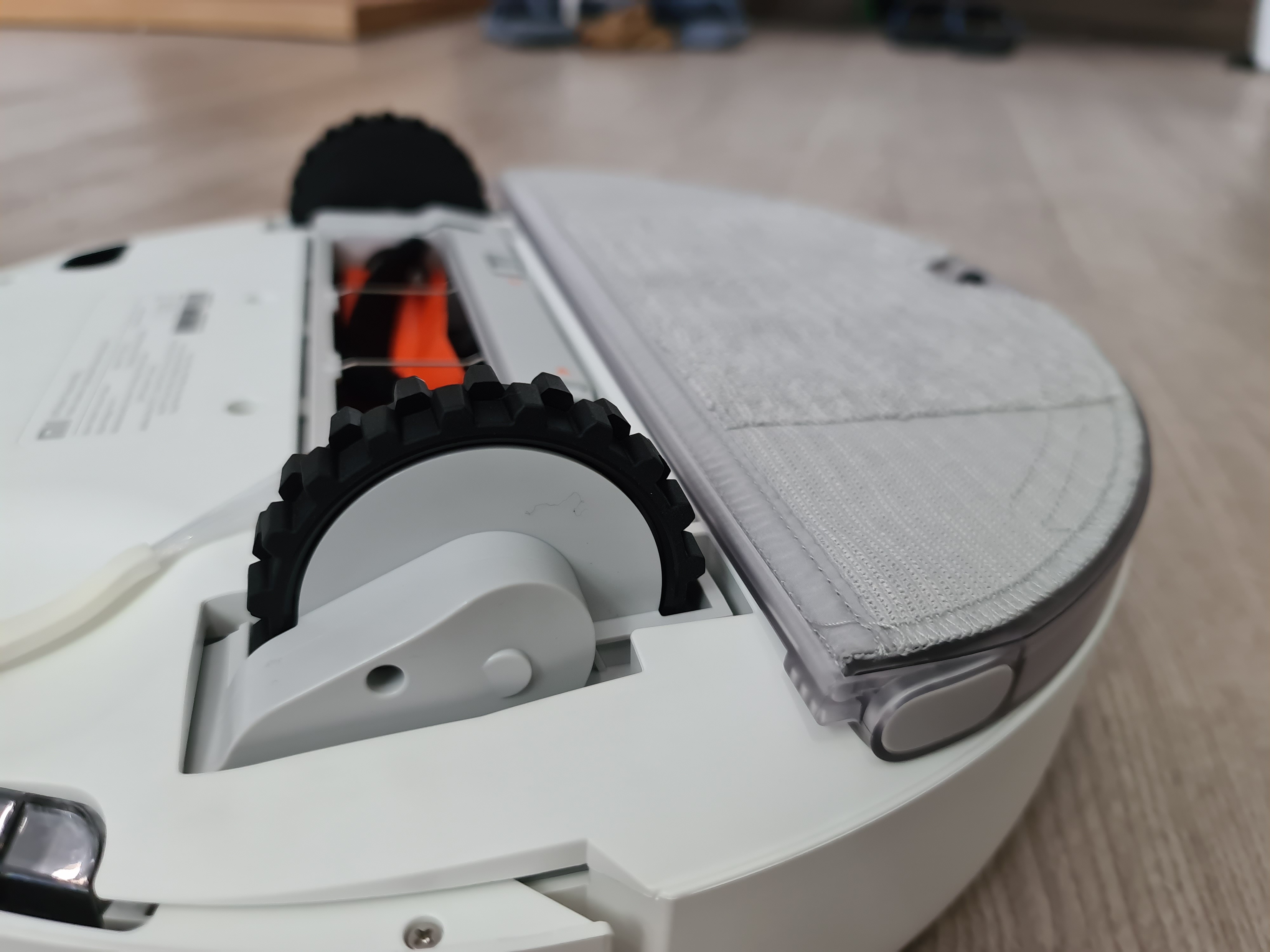 robot hut bui,  lau nha anh 5