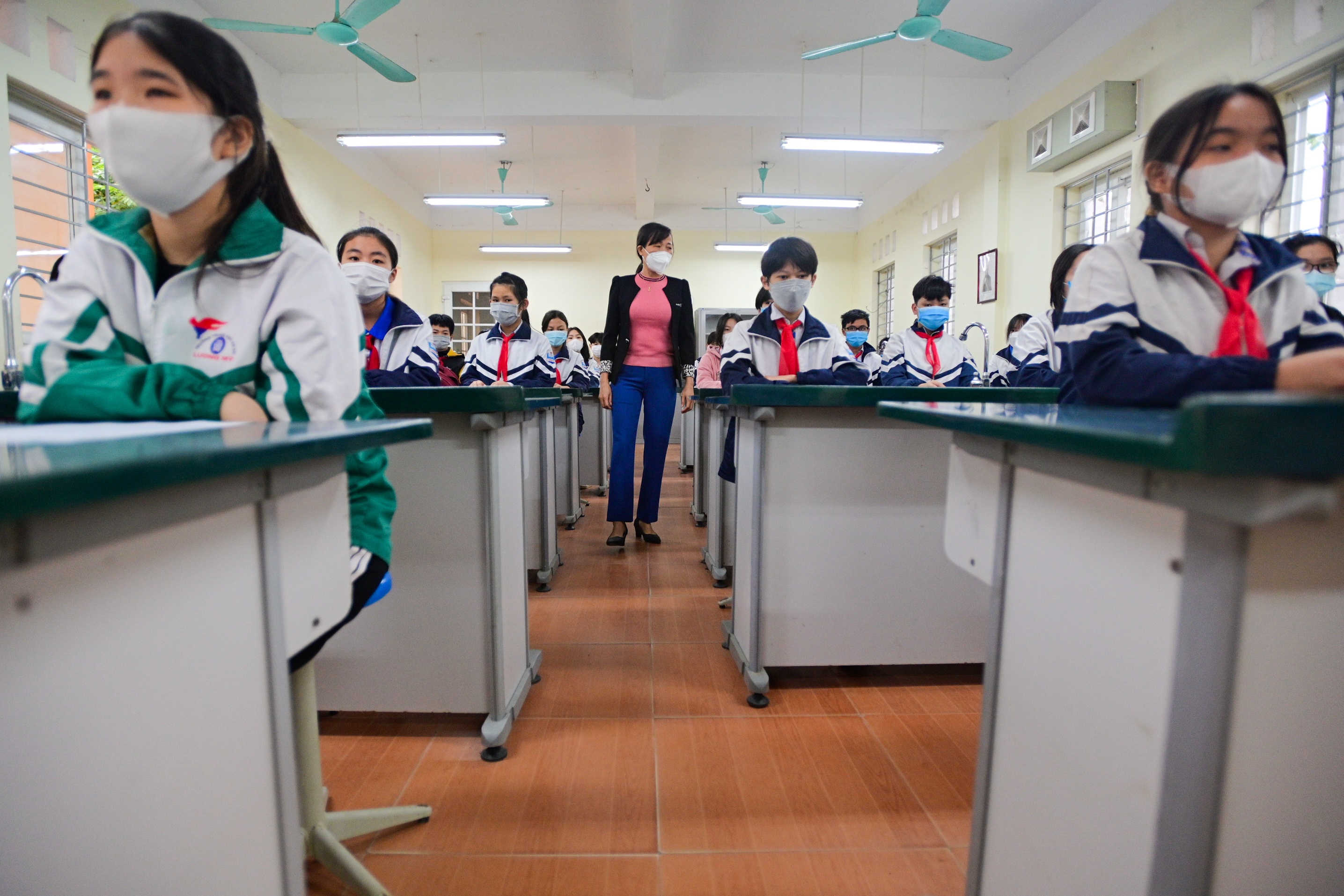 Hoc sinh tro lai truong anh 11