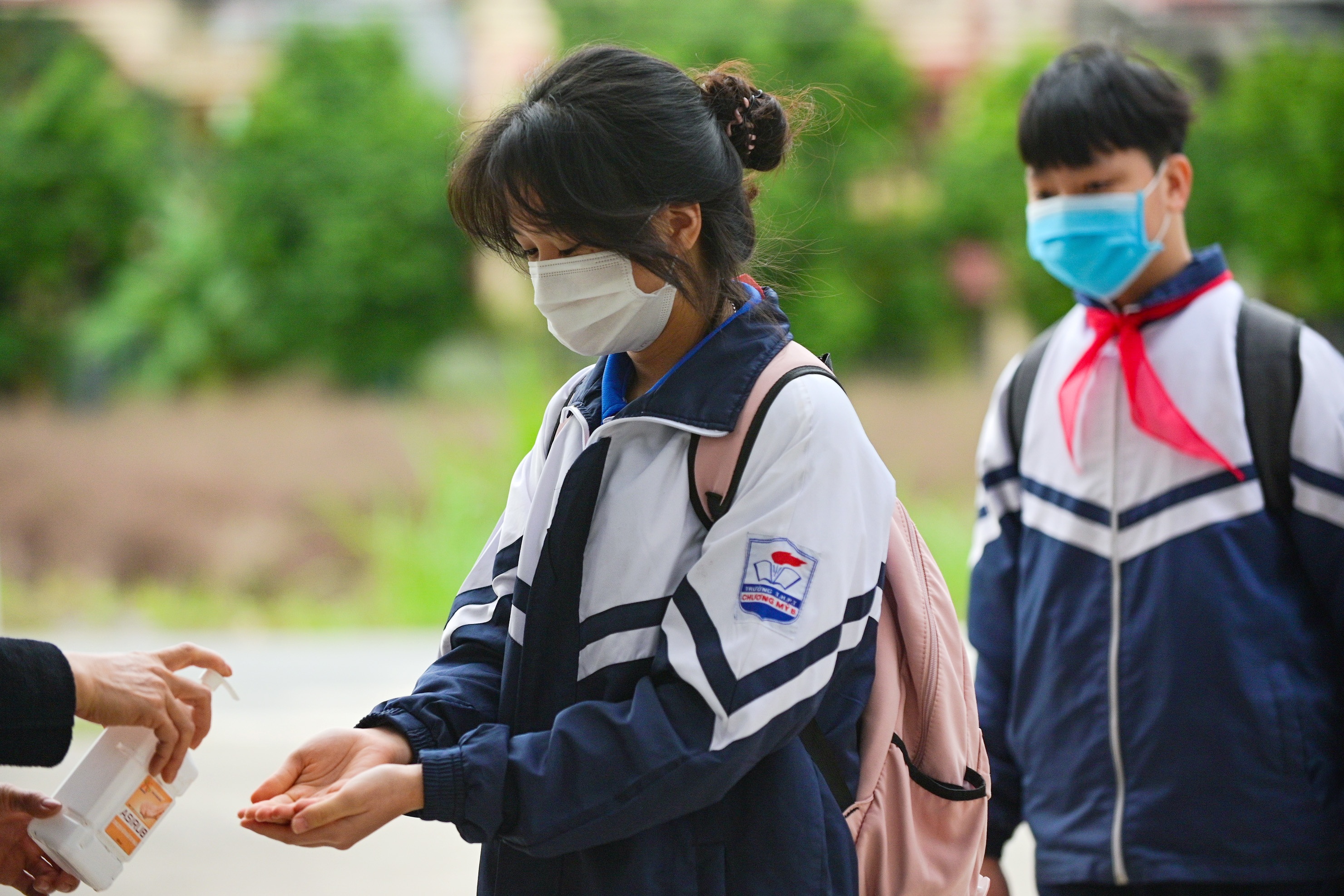 Hoc sinh tro lai truong anh 2