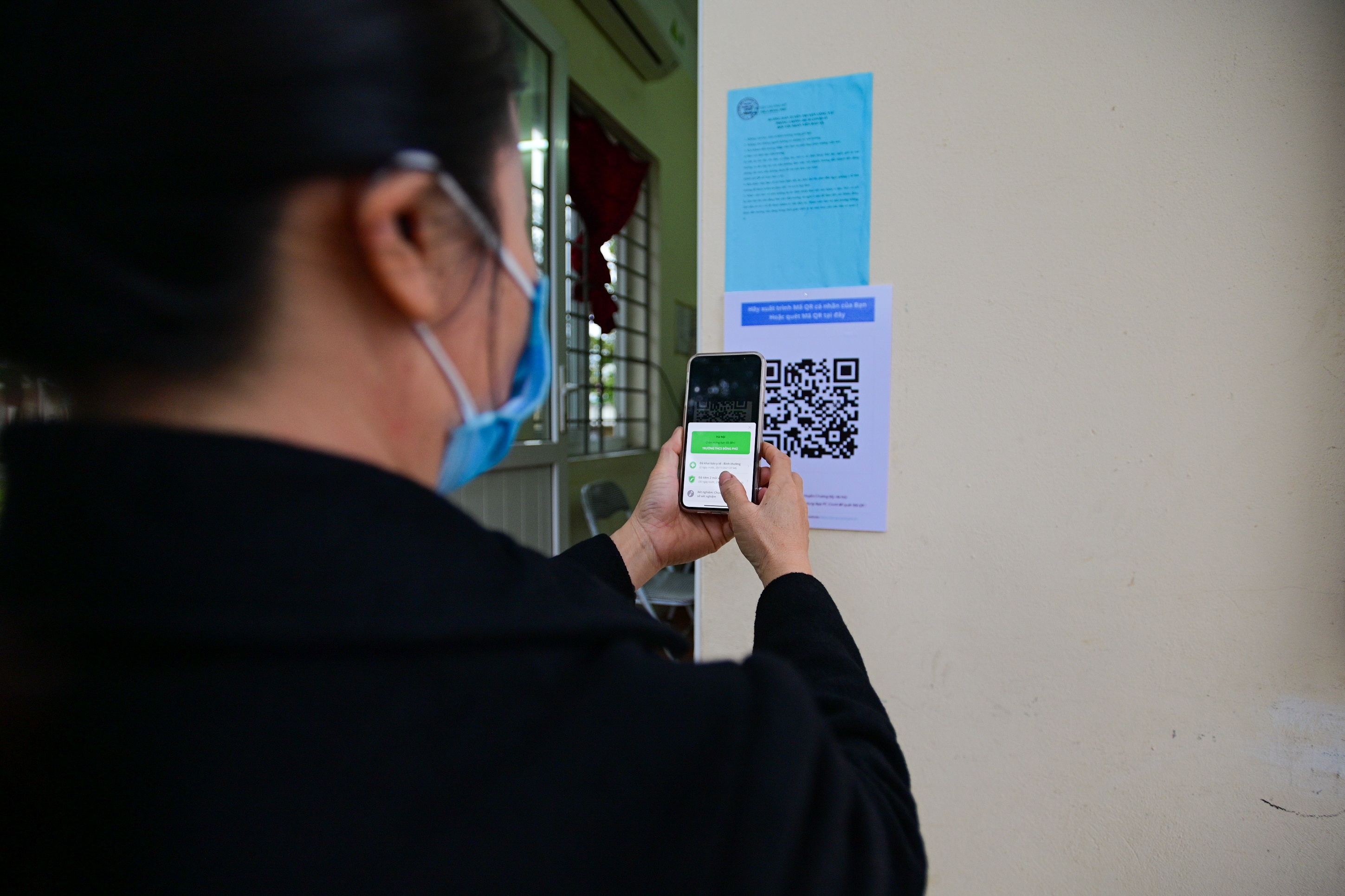 Hoc sinh tro lai truong anh 3