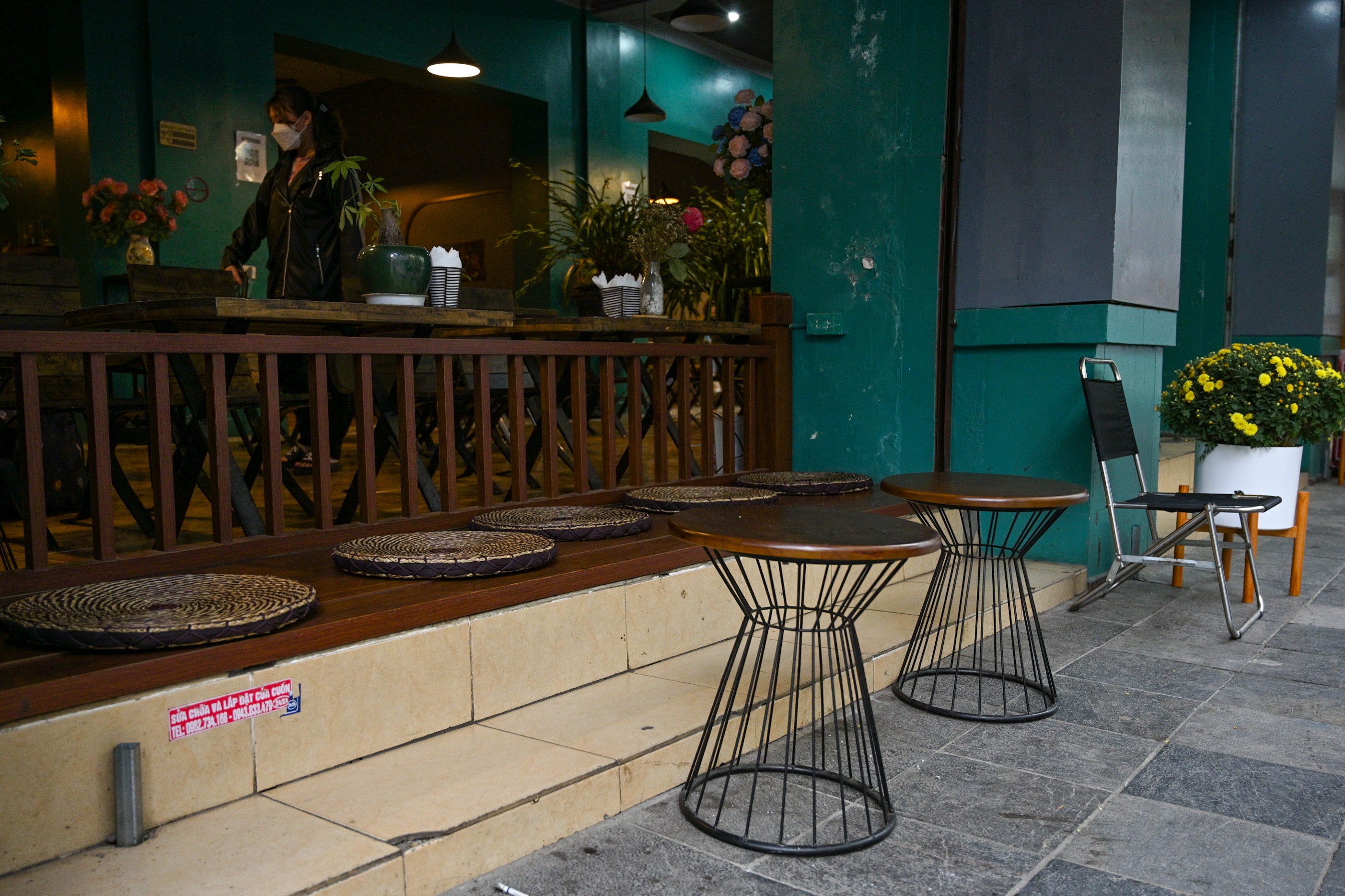 hang quan,  ban tai cho,  vang ve anh 7