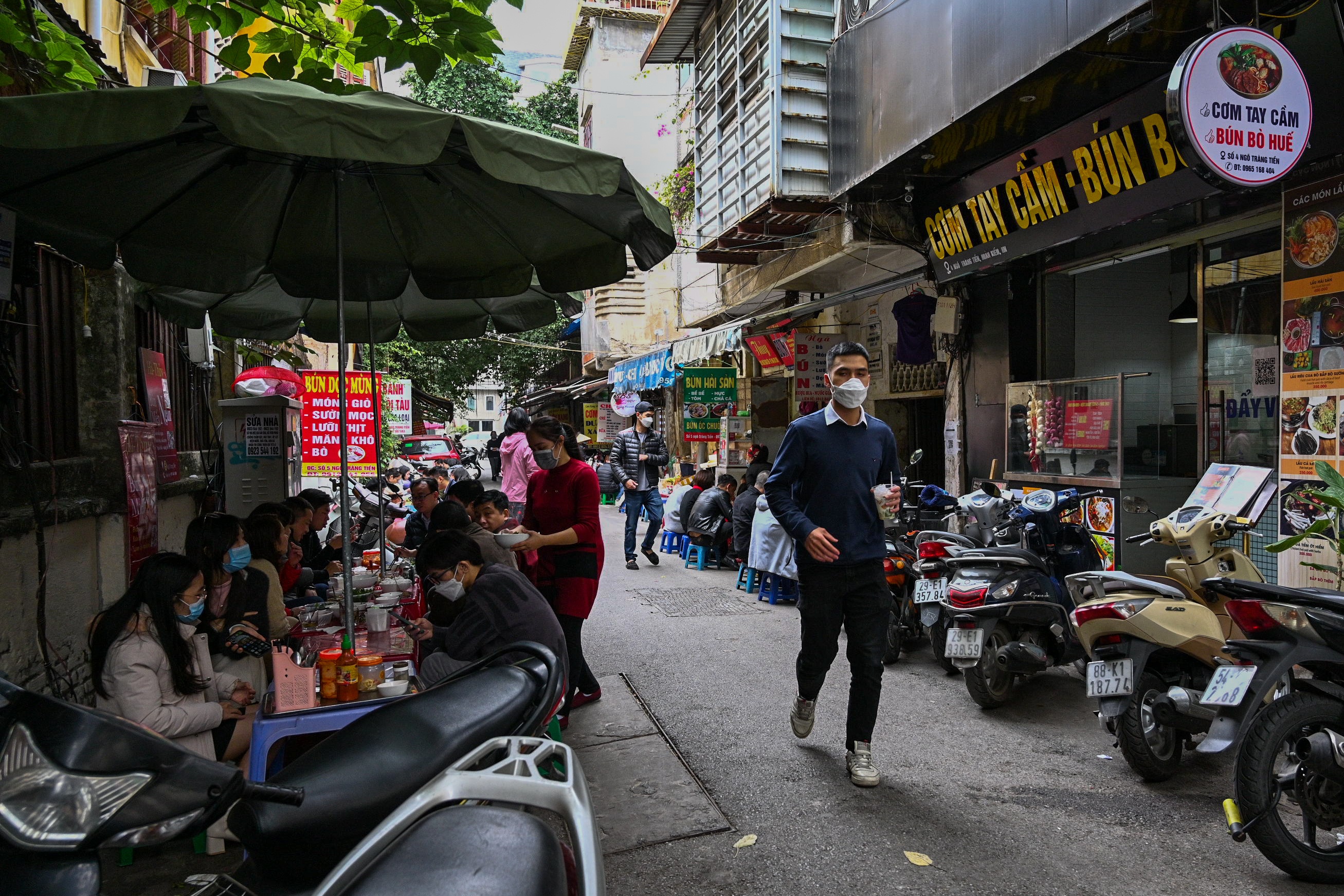 hang quan,  ban tai cho,  vang ve anh 11