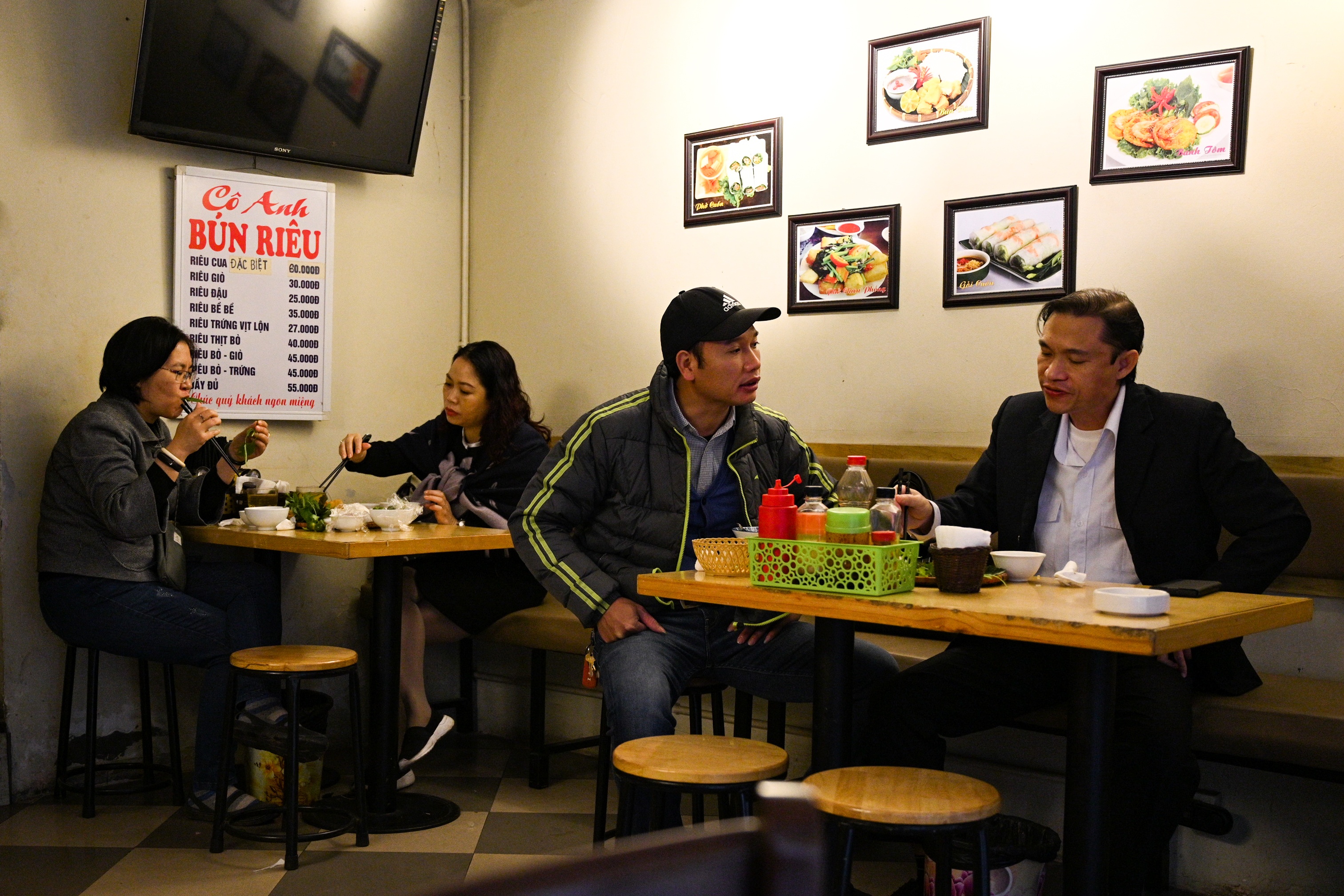 hang quan,  ban tai cho,  vang ve anh 4