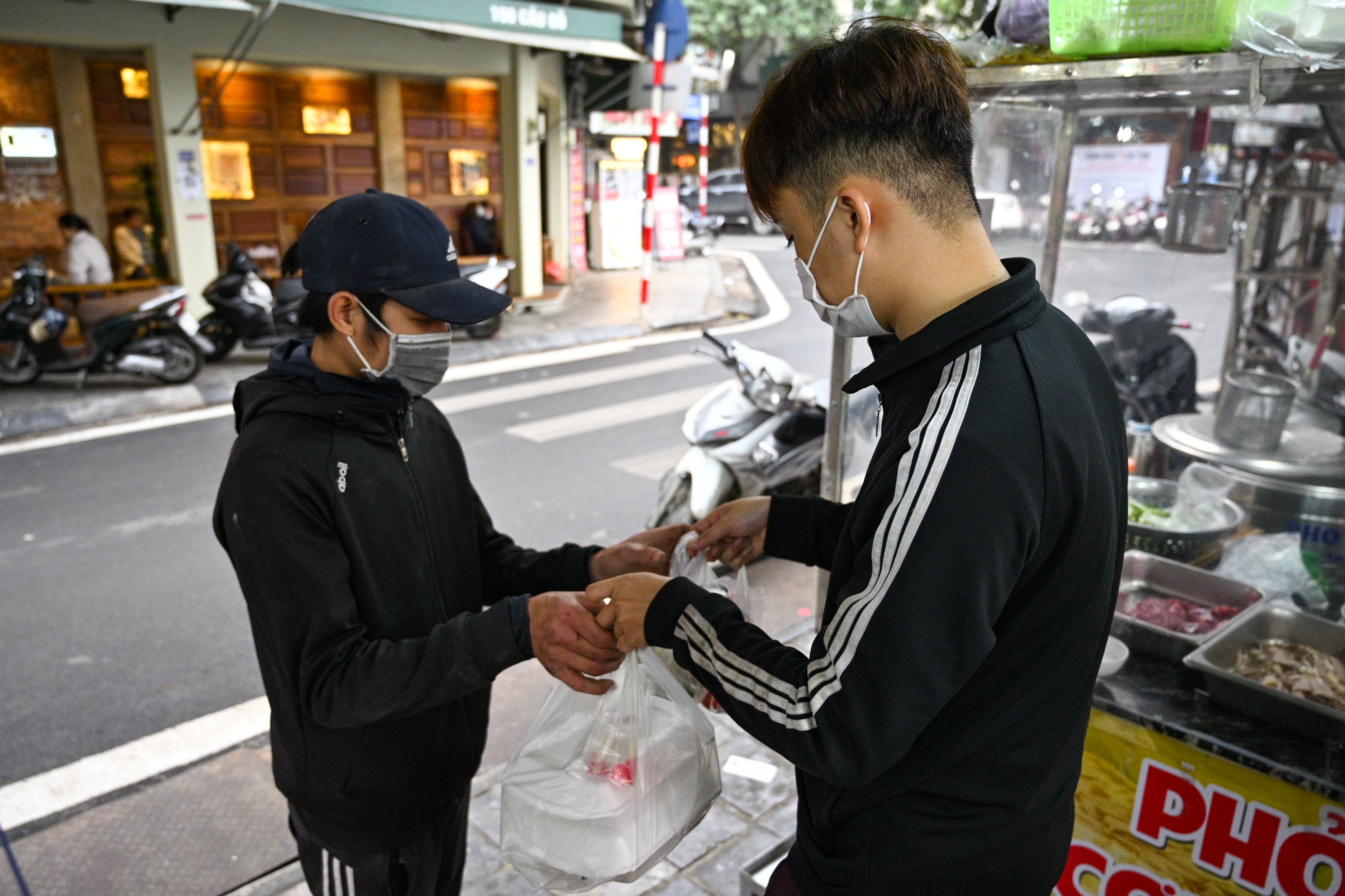 hang quan,  ban tai cho,  vang ve anh 6