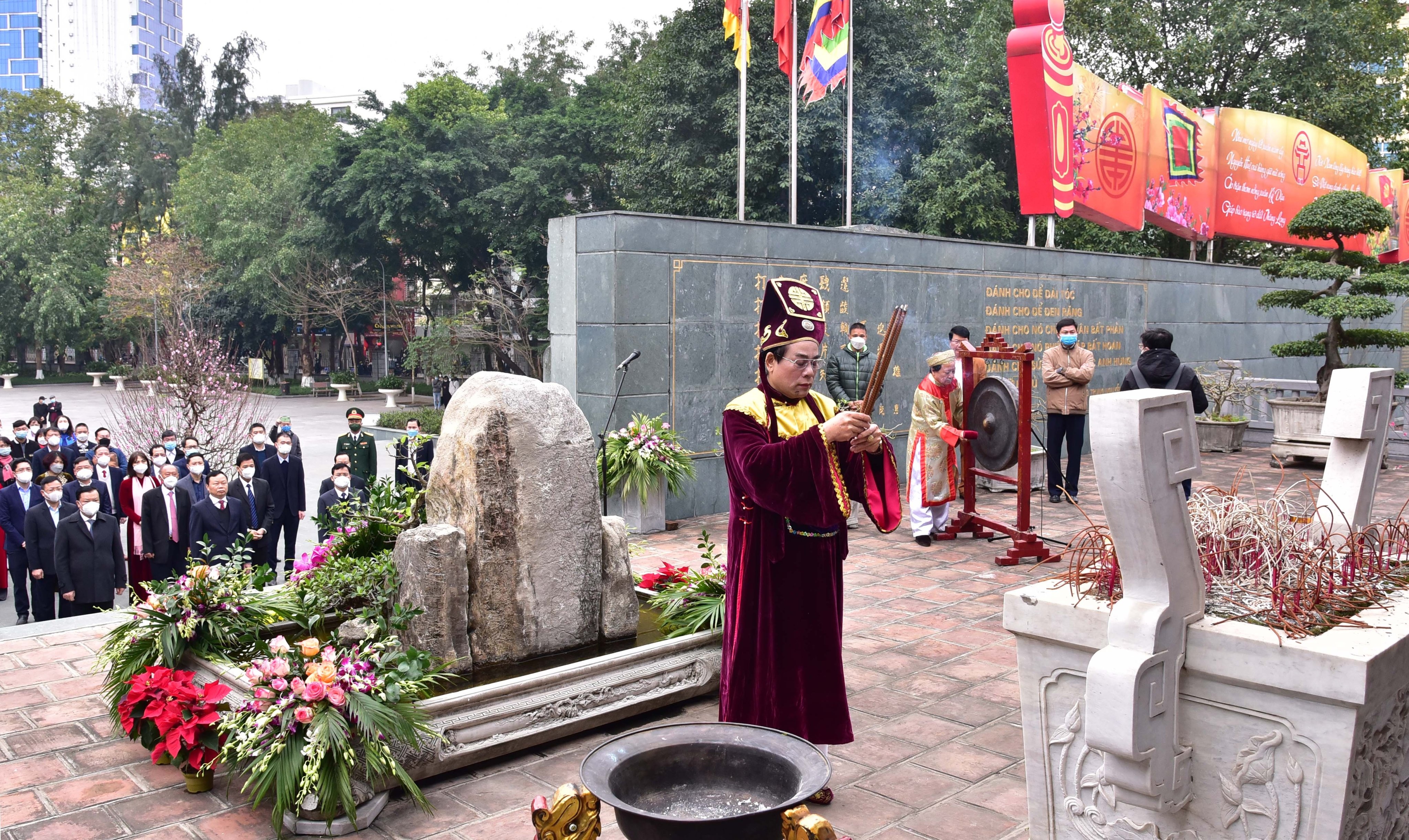 tet am lich,  ngoc hoi,  dong da anh 4