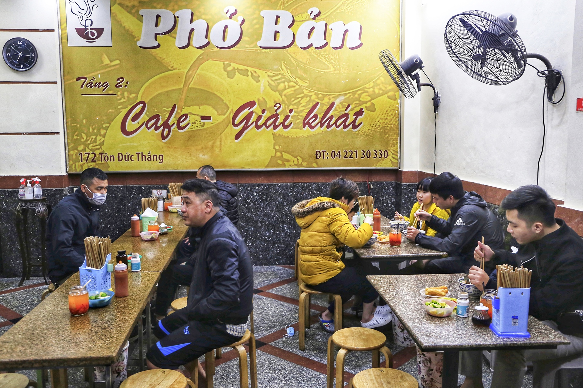 pho,  pho lau doi,  du khach anh 12