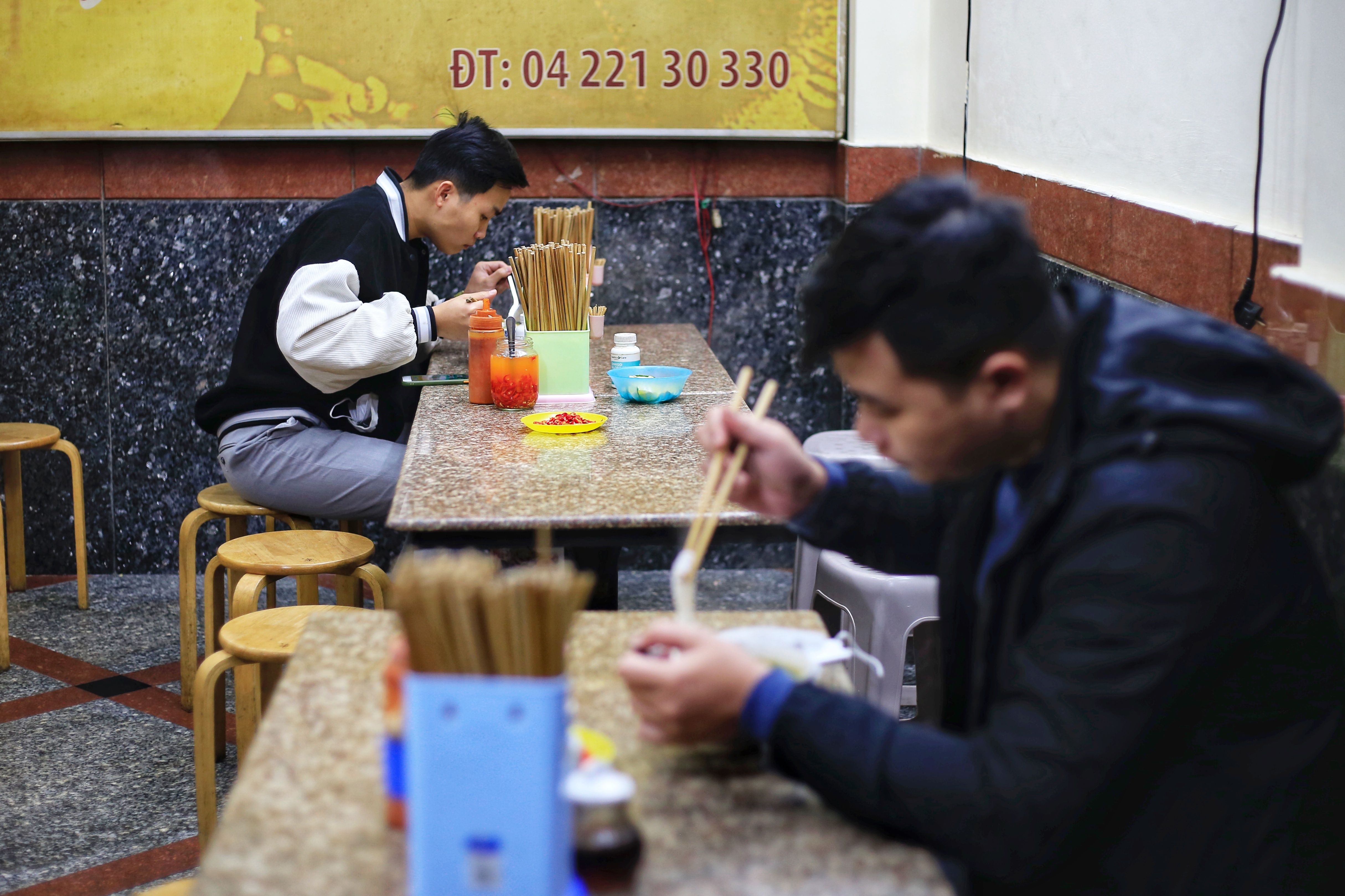 pho,  pho lau doi,  du khach anh 15