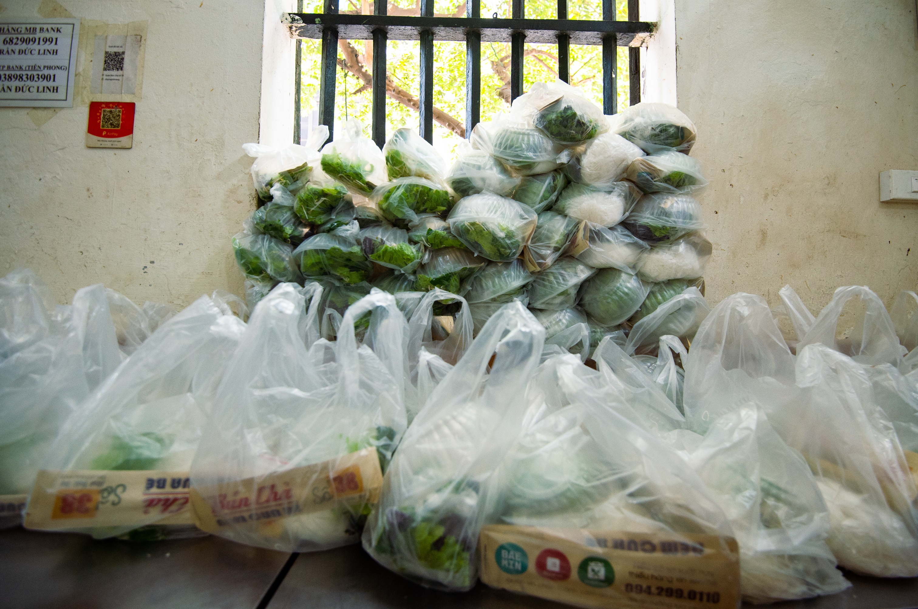 hang bun cha noi tieng,  shipper xep hang anh 5