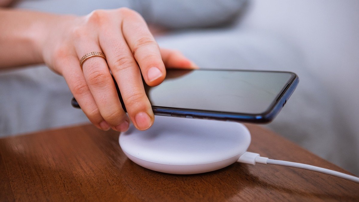 Tai sao sac khong day bao nam van cham? hinh anh