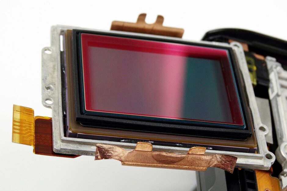 samsung phat trien cam bien do net cao 150 mp cho smartphone anh 1