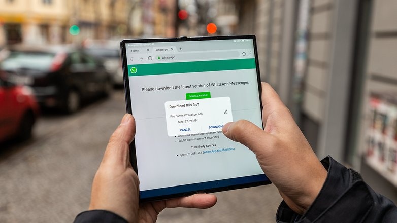 tren tay smartphone gap huawei mate xs anh 5