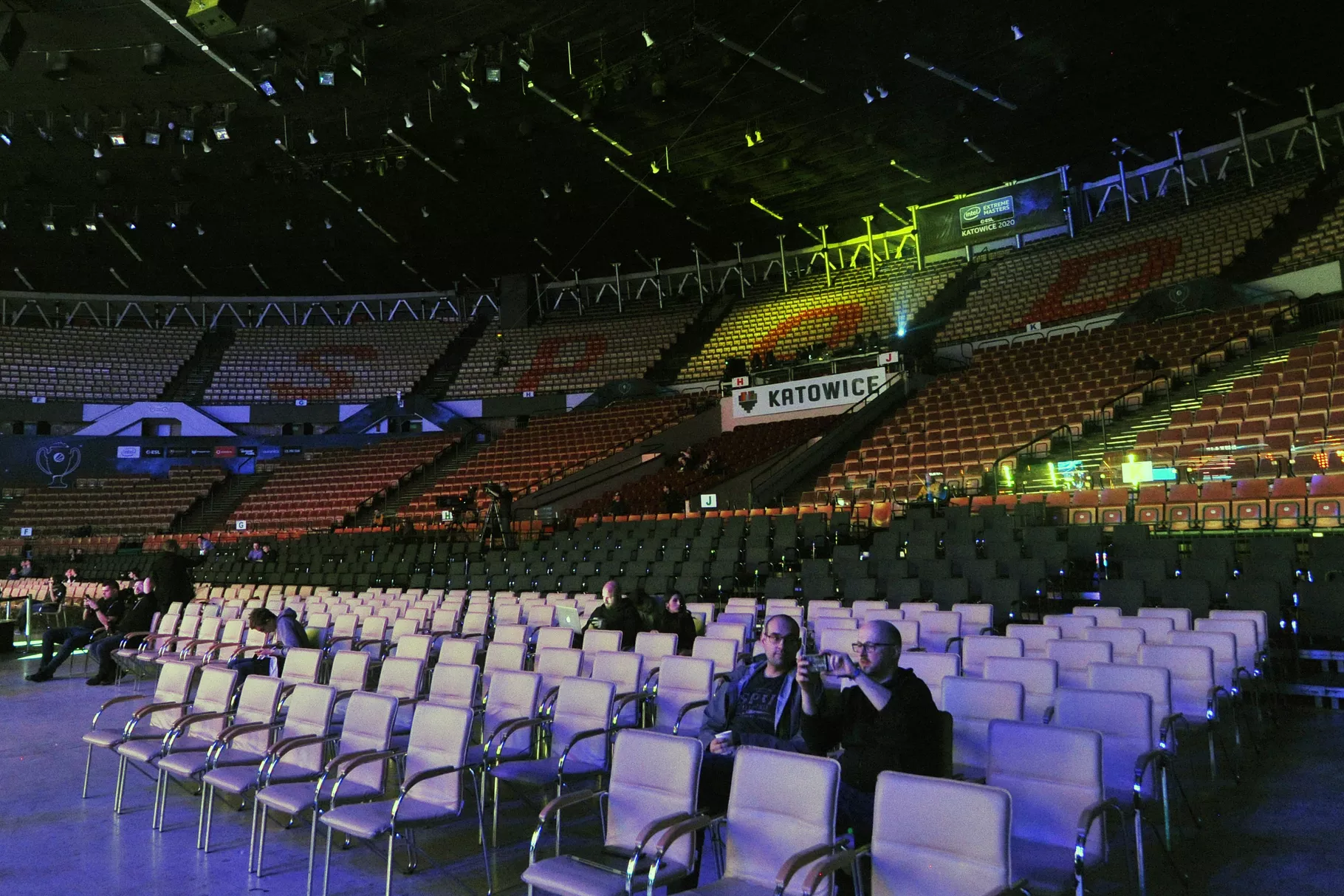 giai esports vcs,  esl proleague to chuc online do dai dich covid-19 anh 3