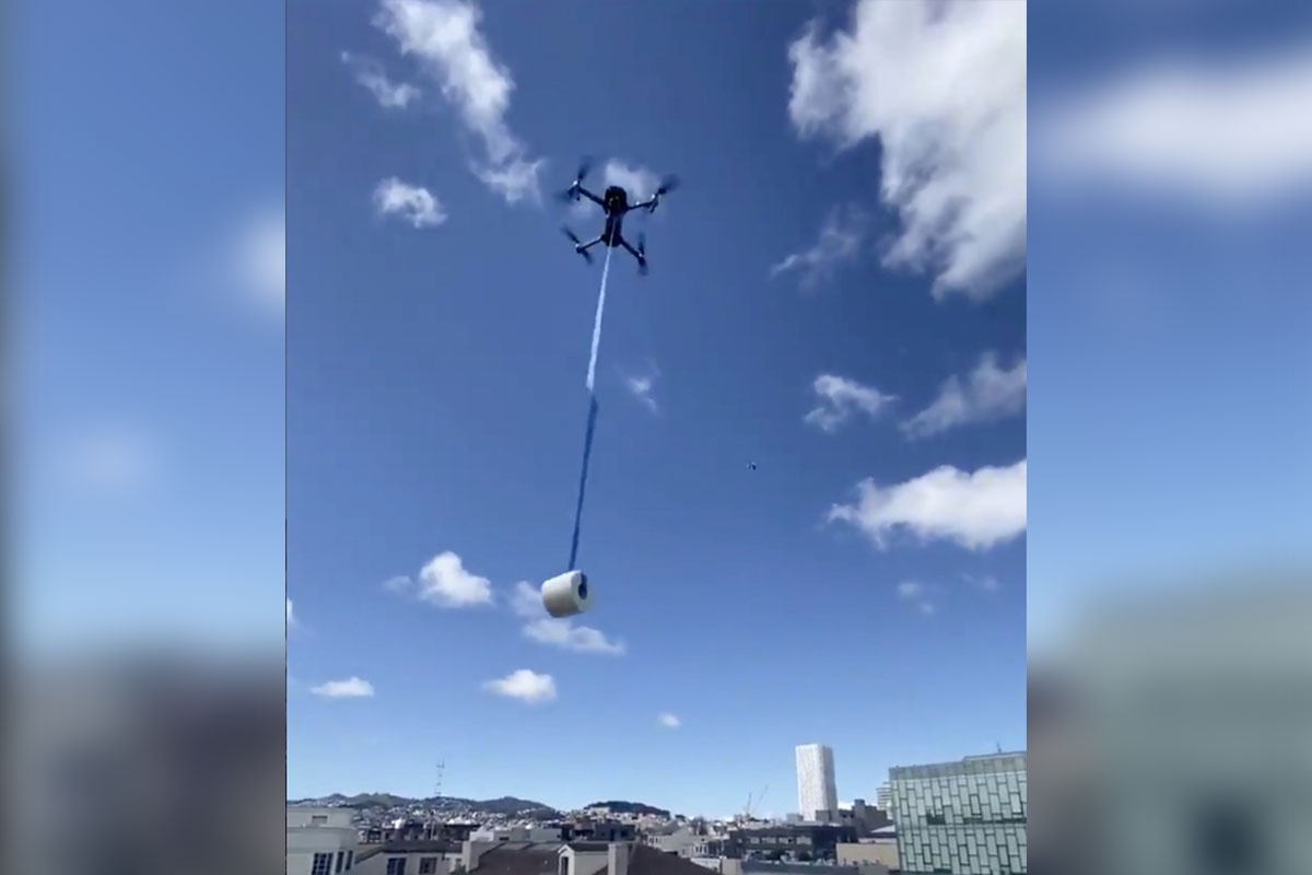 Nho ban tiep te giay ve sinh bang drone hinh anh