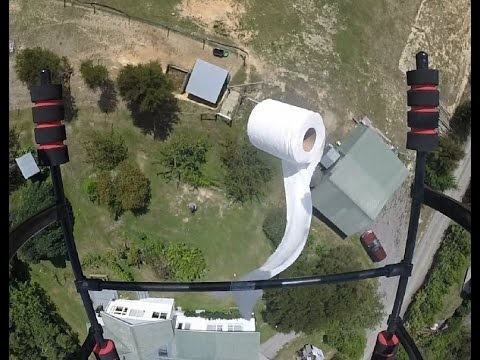 Nho ban tiep te giay ve sinh bang drone trong mua dich Covid-19 hinh anh