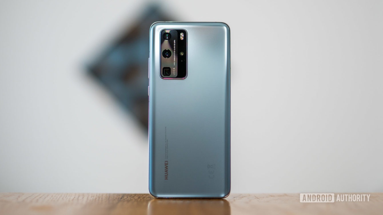 Tim thay linh kien My trong Huawei P40 Pro anh 1