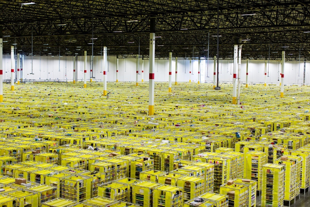 dai dich covid-19 game meo no chay hang tren amazon anh 4