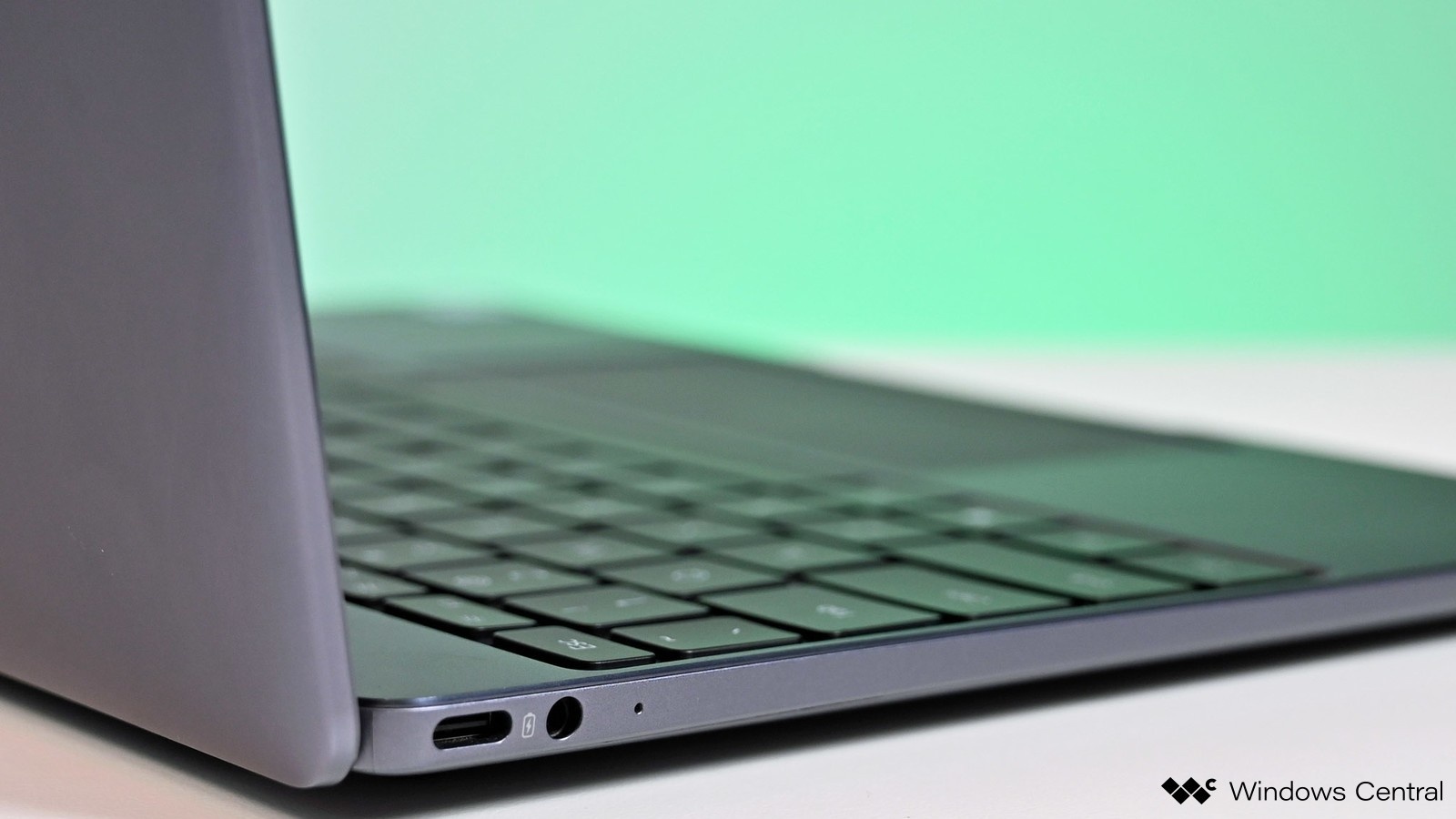 lo hong bao mat tren cong thunderbolt cua intel anh 1