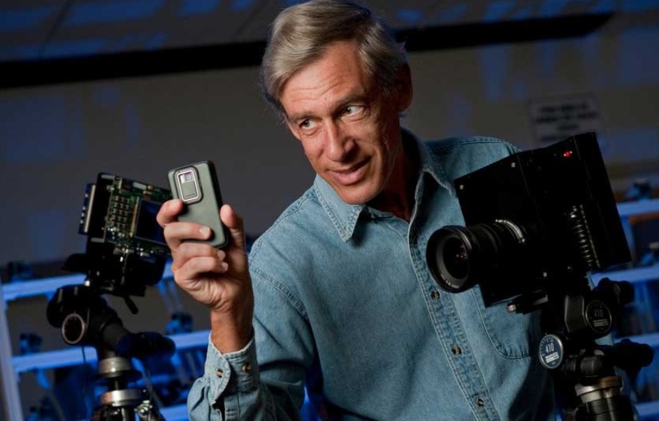 Google vua danh mat 2 nhan su quan trong hinh anh