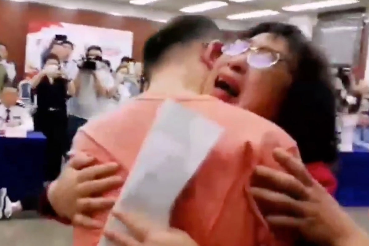 Tim con that lac sau 32 nam nho nhan dien khuon mat hinh anh