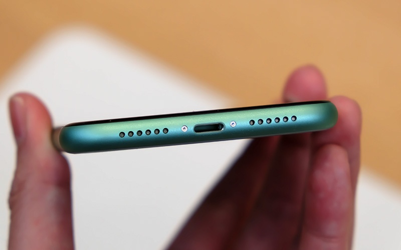 cong ket noi cua iphone 12 van la lightning anh 1