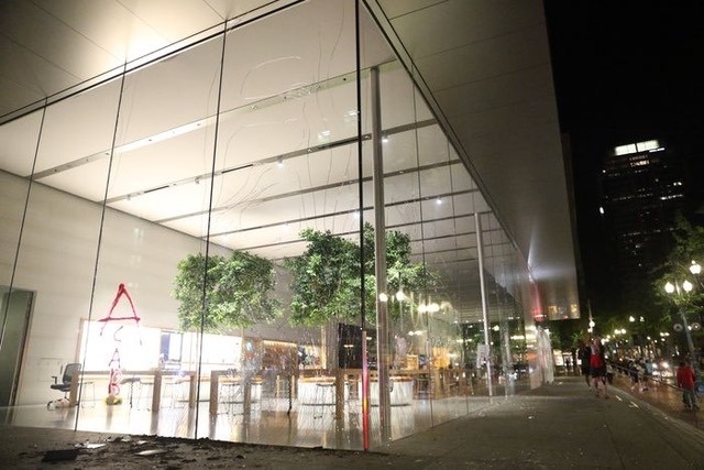 iphone bi trom o apple store co hoat dong khong anh 2