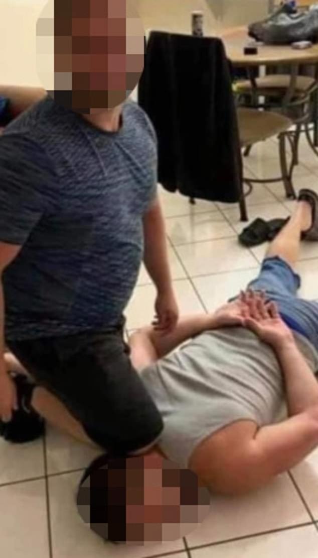 thu thach George Floyd tren mang xa hoi gay phan no anh 4