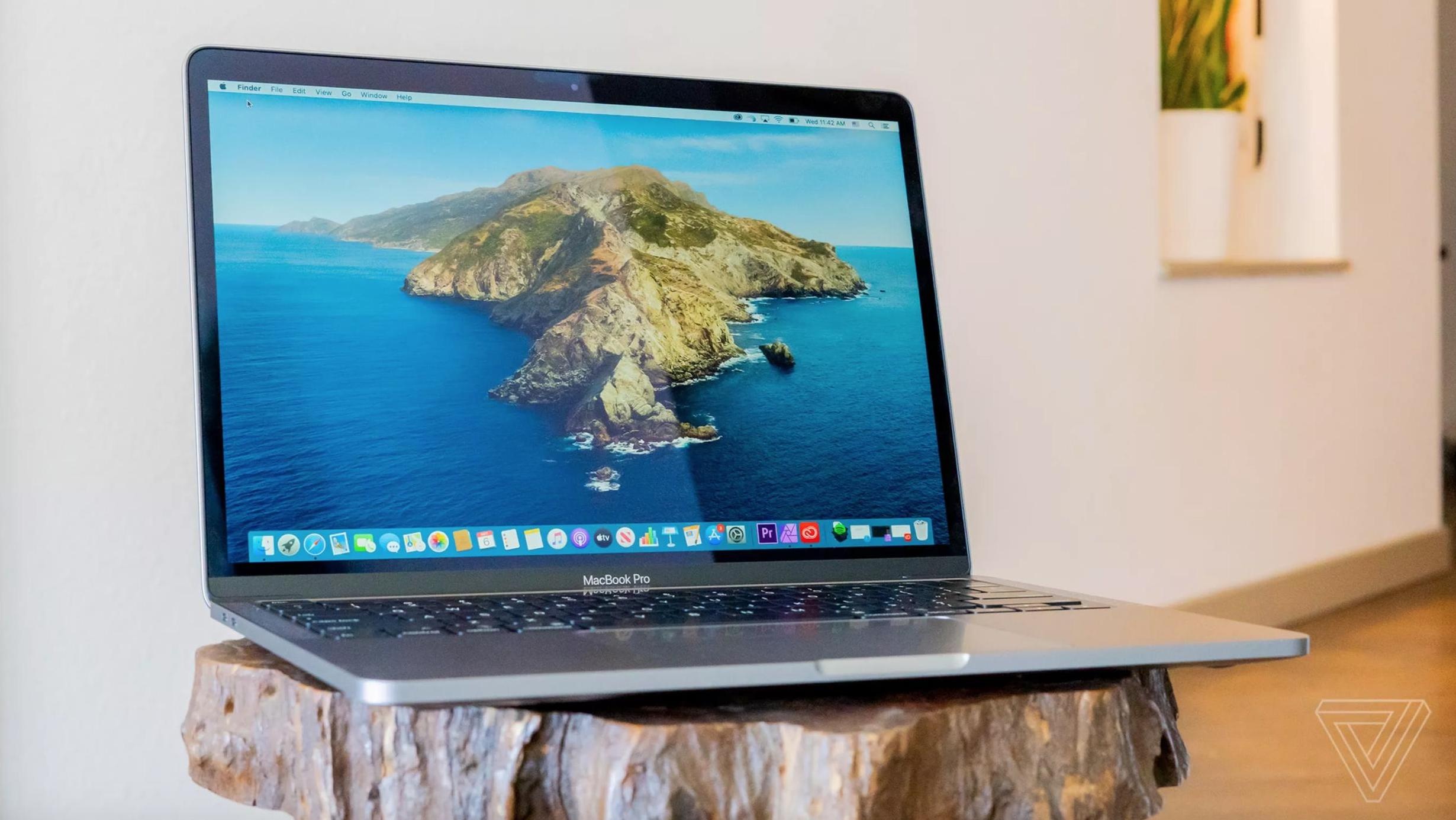 'Toi tra ngay chiec MacBook Pro moi mua sau khi nhan may' hinh anh