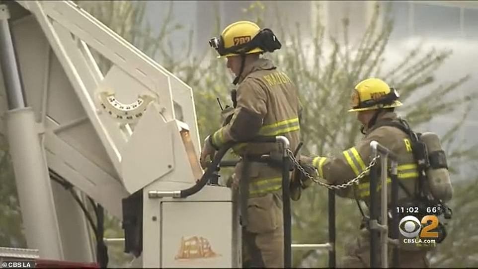 Linh cuu hoa dap tat lua tai kho hang Amazon anh 8