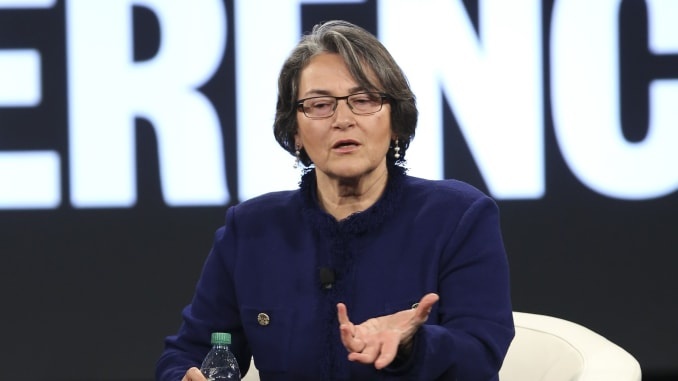 Facebook thu hut nguoi dung bang cach ban phat su phan no anh 1