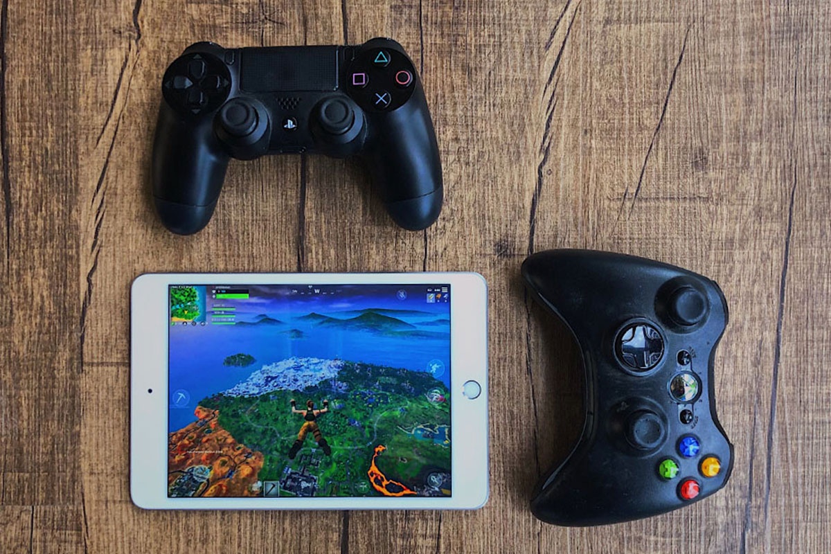 iOS 14 giup iPhone, iPad choi game tot hon, gan giong PS4 hinh anh