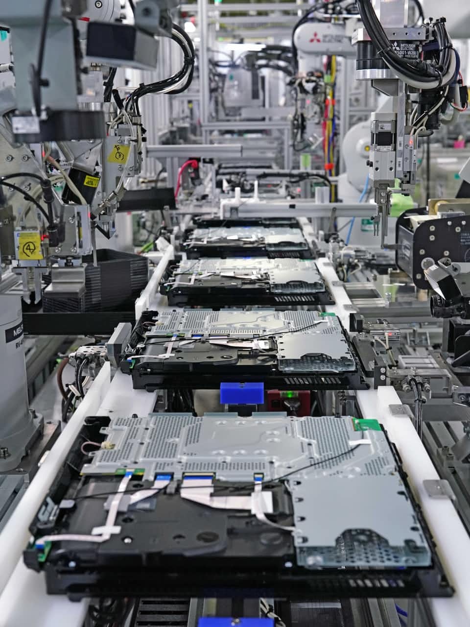 vu khi cua sony trong viec san xuat may choi game playstation 4 anh 12