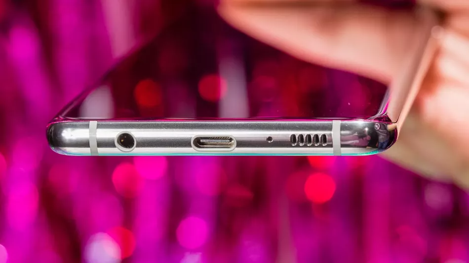 Samsung co the ban dien thoai Galaxy nhu may tran hinh anh