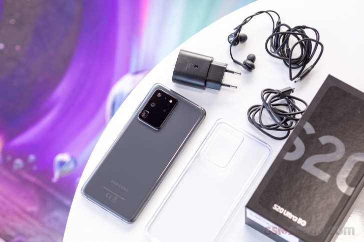 Smartphone Samsung co the khong kem cu sac anh 1