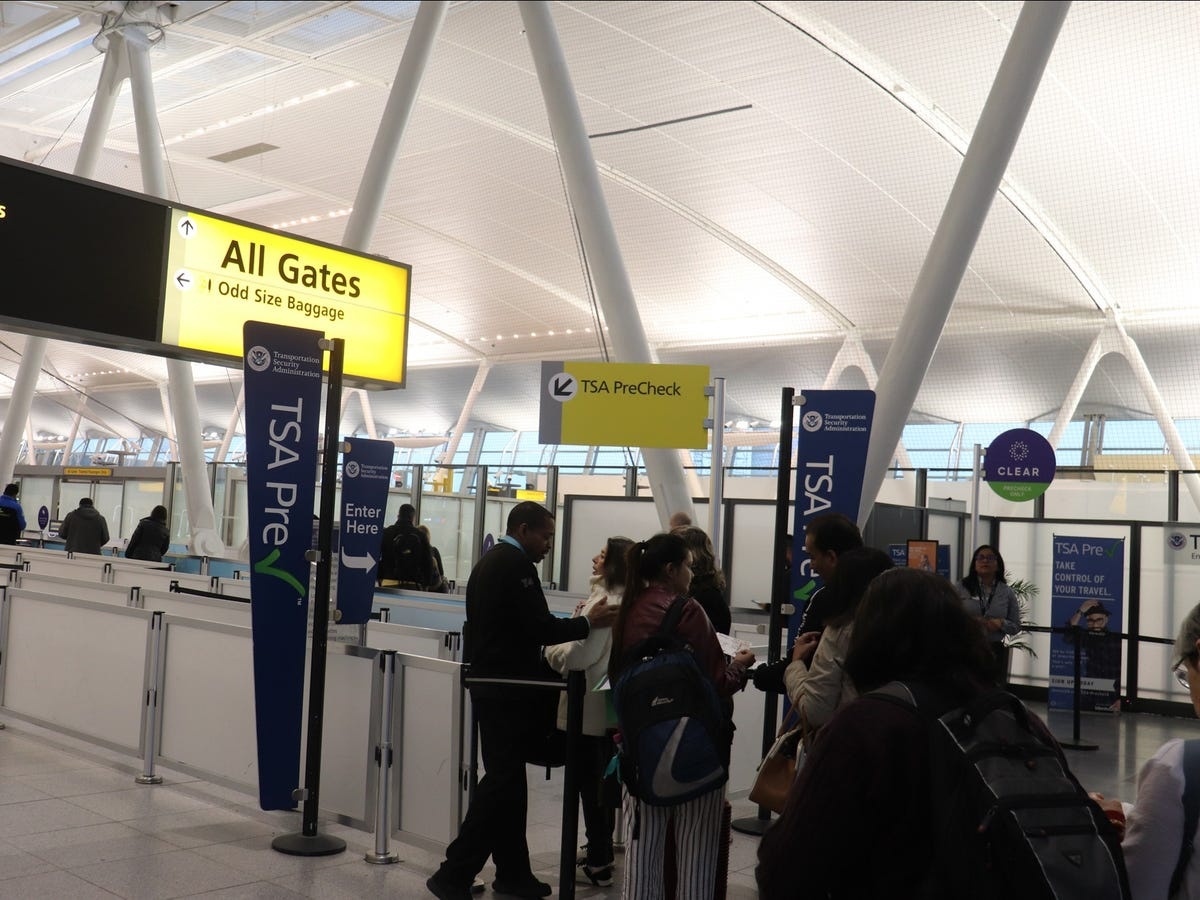 Nhieu co quan dang cam TikTok anh 8