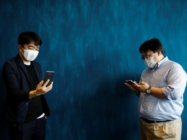 Donut Robotics,  C-Mask,  khau trang,  dich thuat,  thong minh,  smartphone,  Bluetooth- Covid-19,  virus corona anh 3