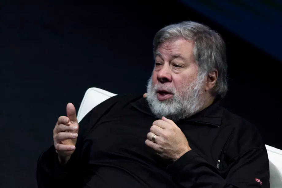 Steve Wozniak kien YouTube do video lua dao nap tien Bitcoin anh 1