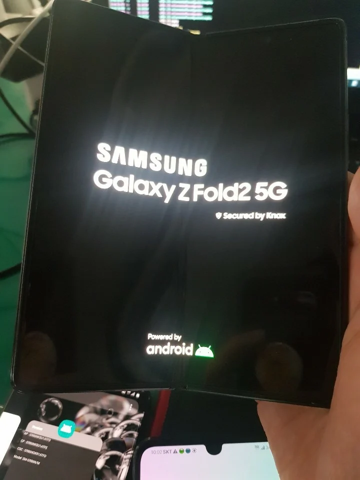 Gia ban Galaxy Z Fold2 bang voi Galaxy Fold anh 2