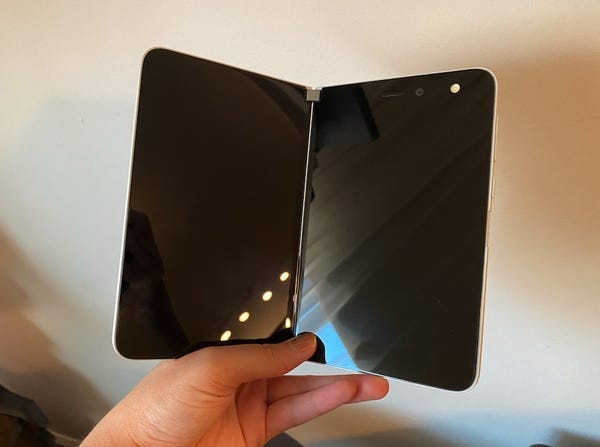 Smartphone Android 2 man hinh Microsoft Surface Duo anh 7
