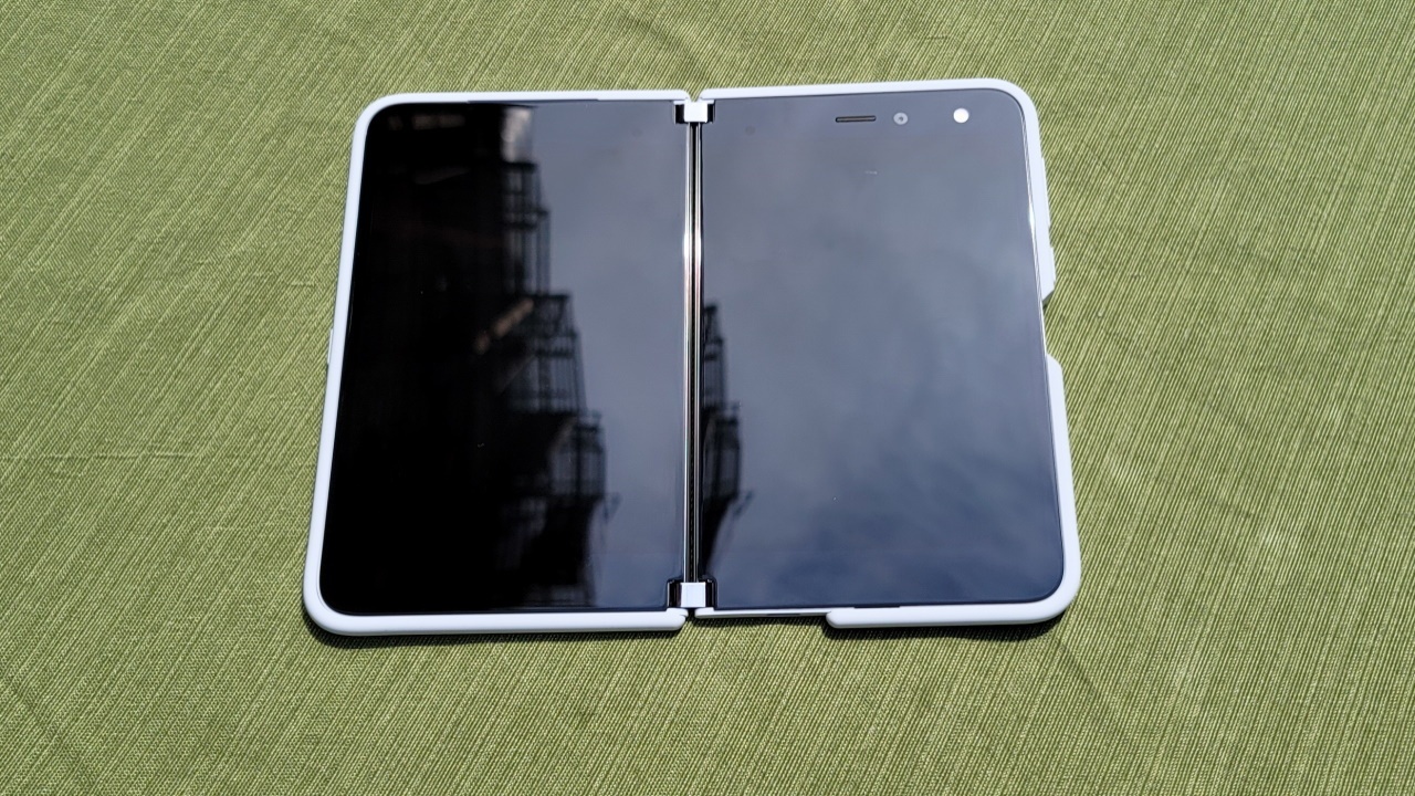 Smartphone Android 2 man hinh Microsoft Surface Duo anh 8